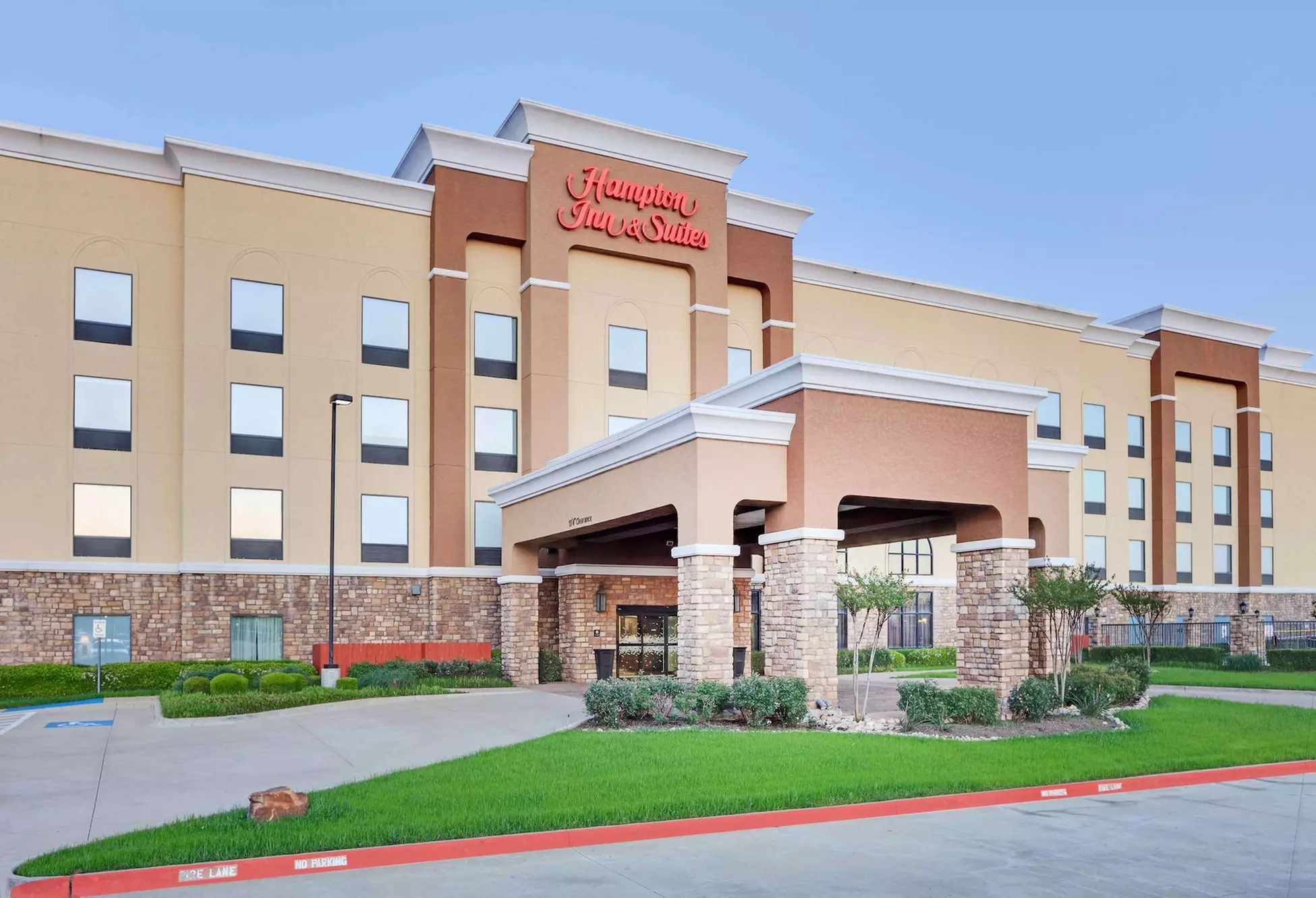 Hampton Inn & Suites Dallas-Arlington-South - Primary Image