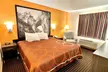 Super 8 by Wyndham Hillsville - Second Medium