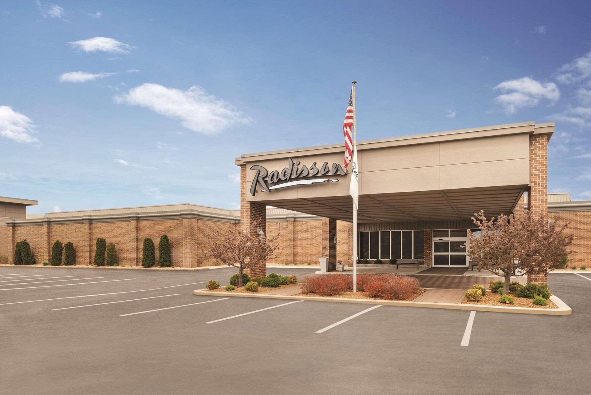 Radisson Hotel and Conference Center Fond du Lac - Primary Image