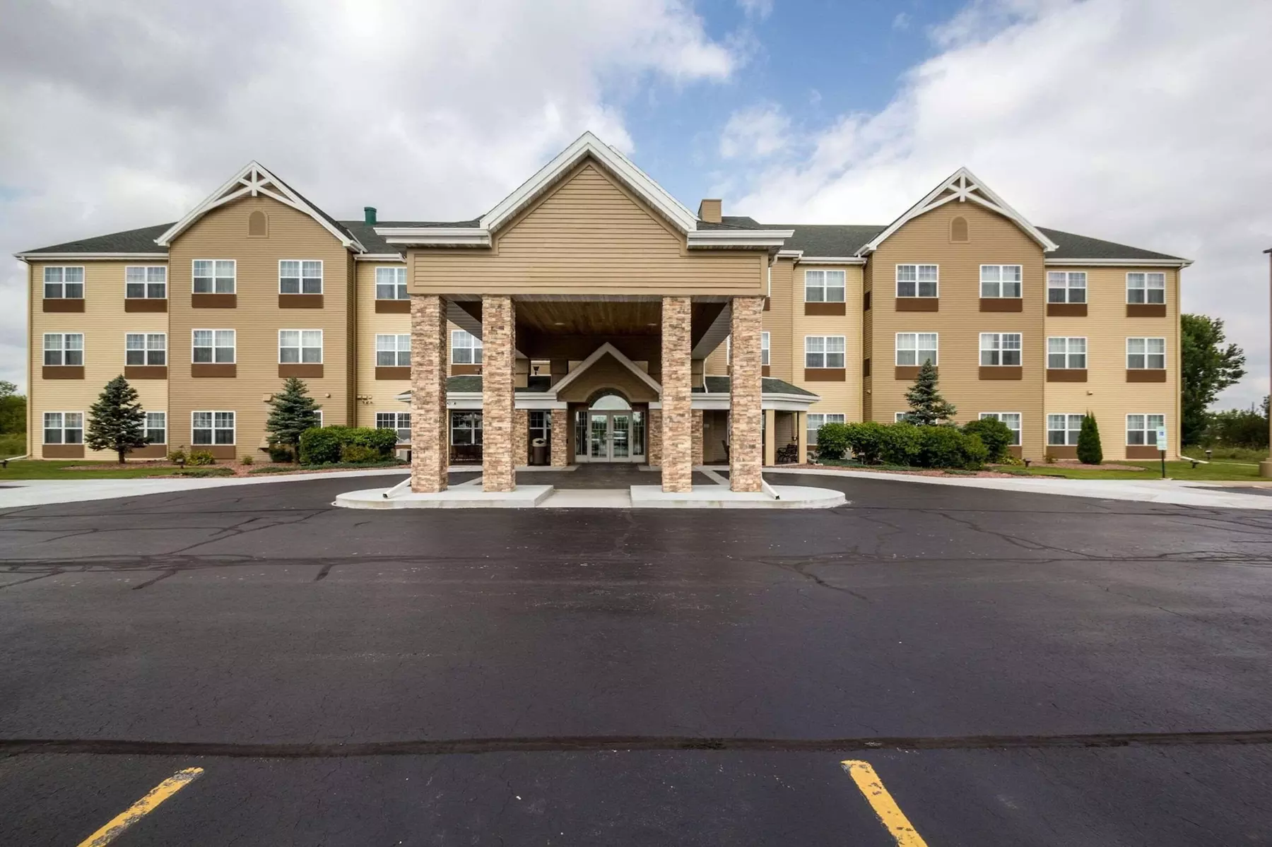 Country Inn & Suites by Radisson, Fond du Lac, WI - Primary Image