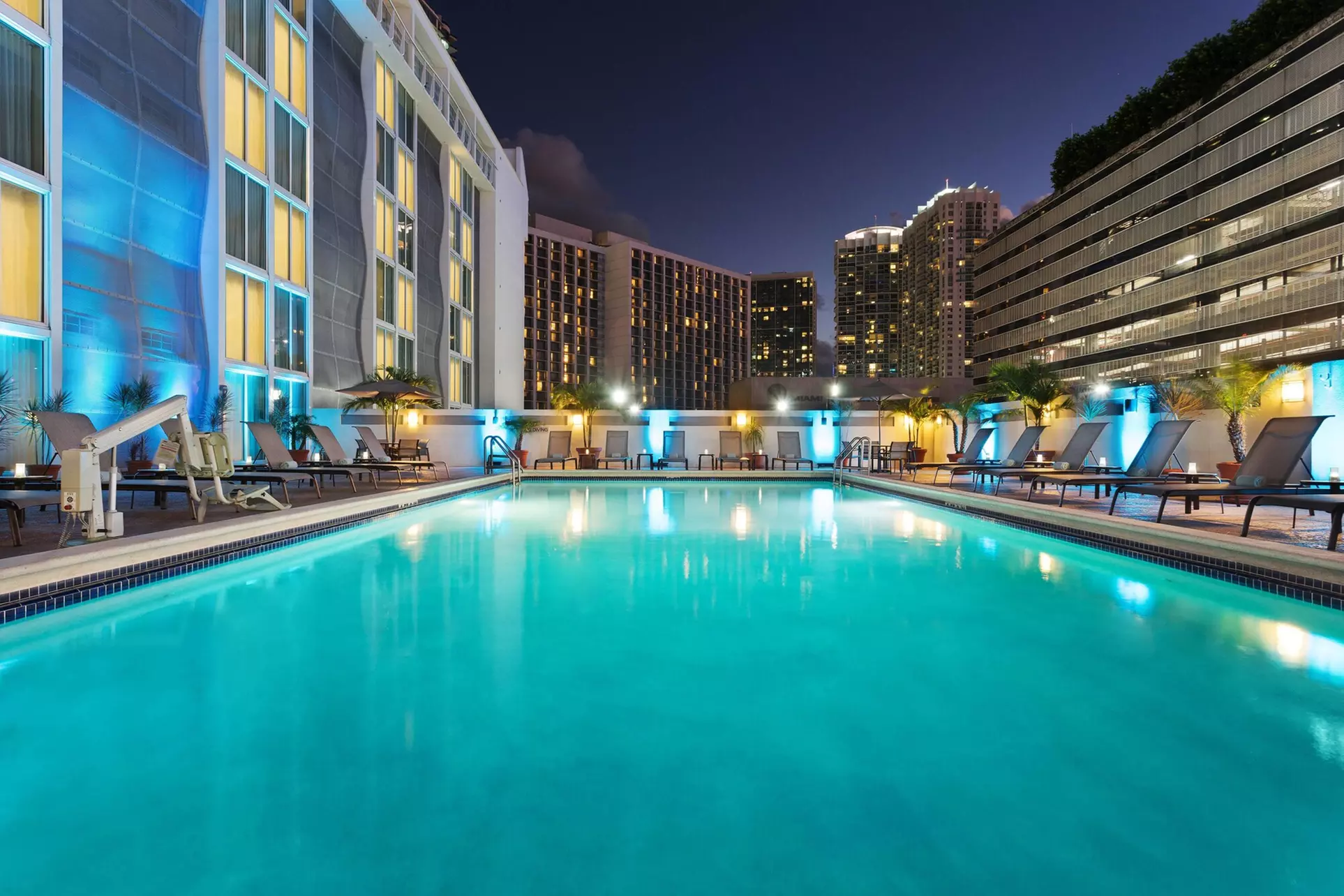 Courtyard by Marriott Miami Downtown - Primary Image