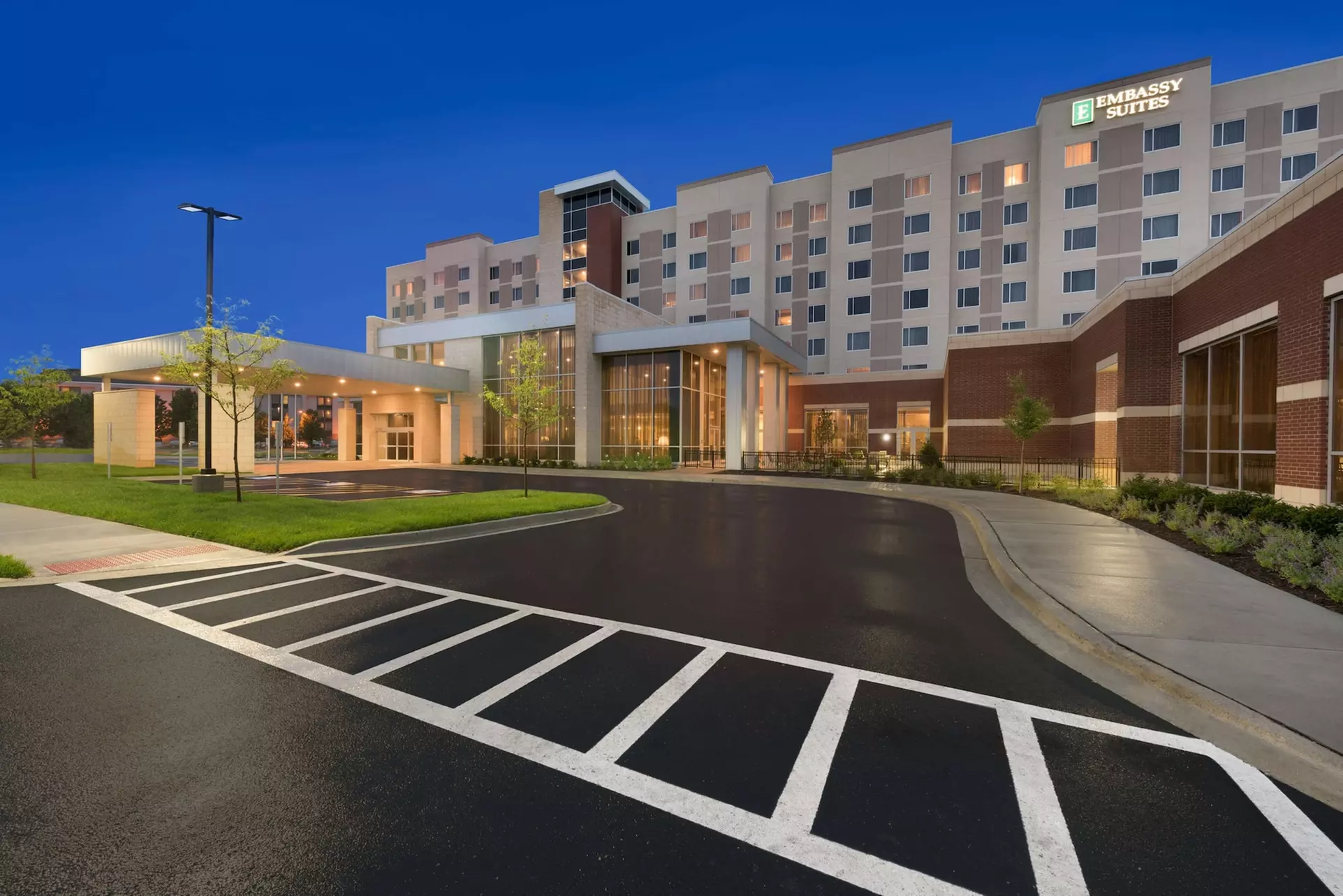 Embassy Suites Chicago Naperville - Primary Image