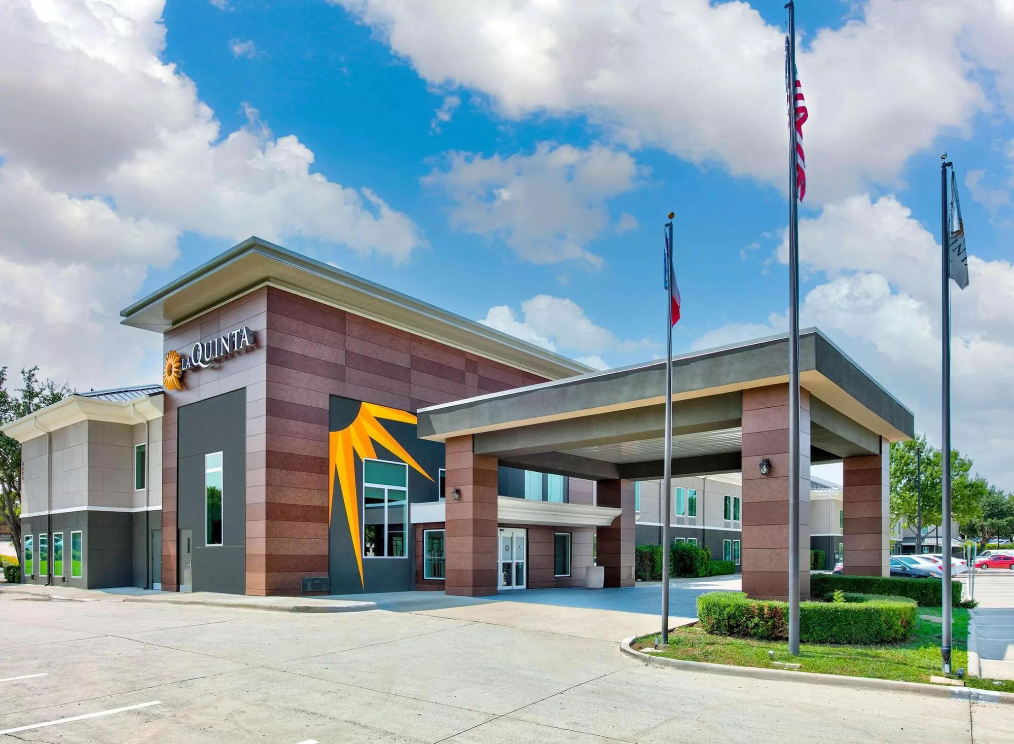 La Quinta Inn & Suites by Wyndham Dallas - Las Colinas - Primary Image