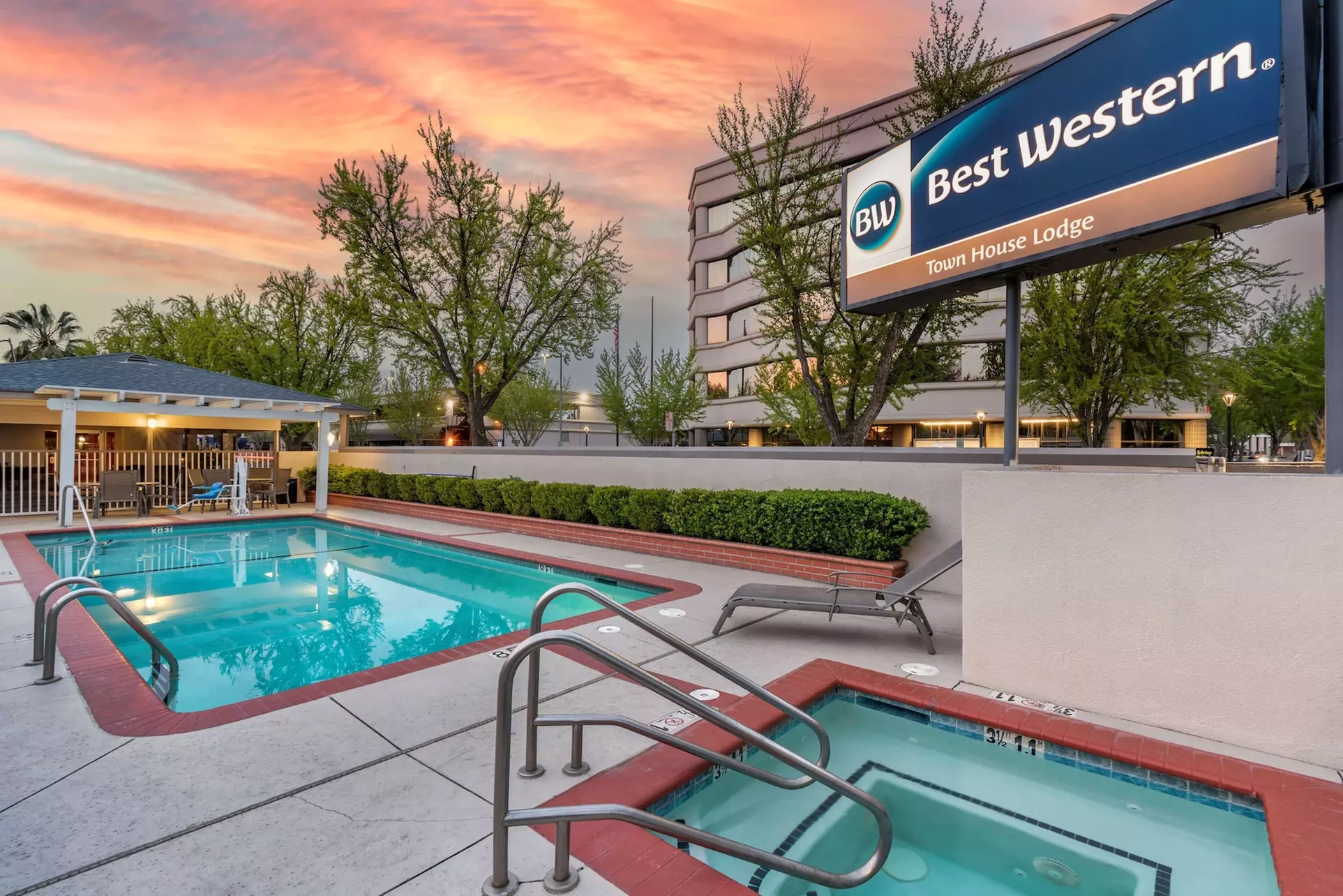 Best Western Town House Lodge - Primary Image