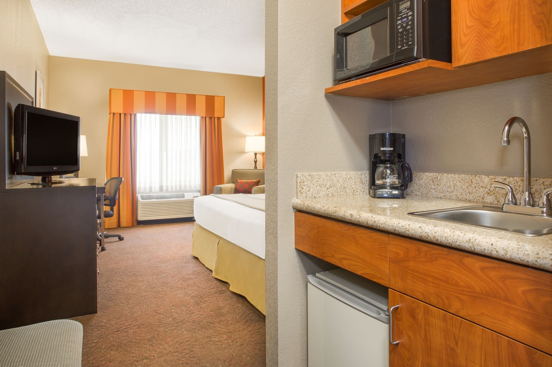 Muncie Place Hotel & Suites