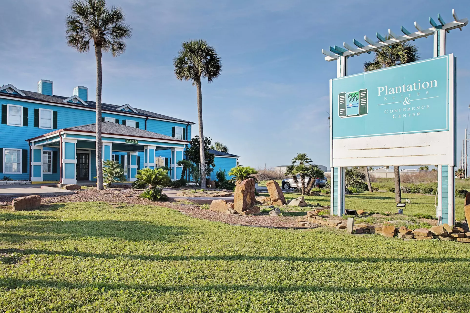 Plantation Suites & Conference Center - Primary Image