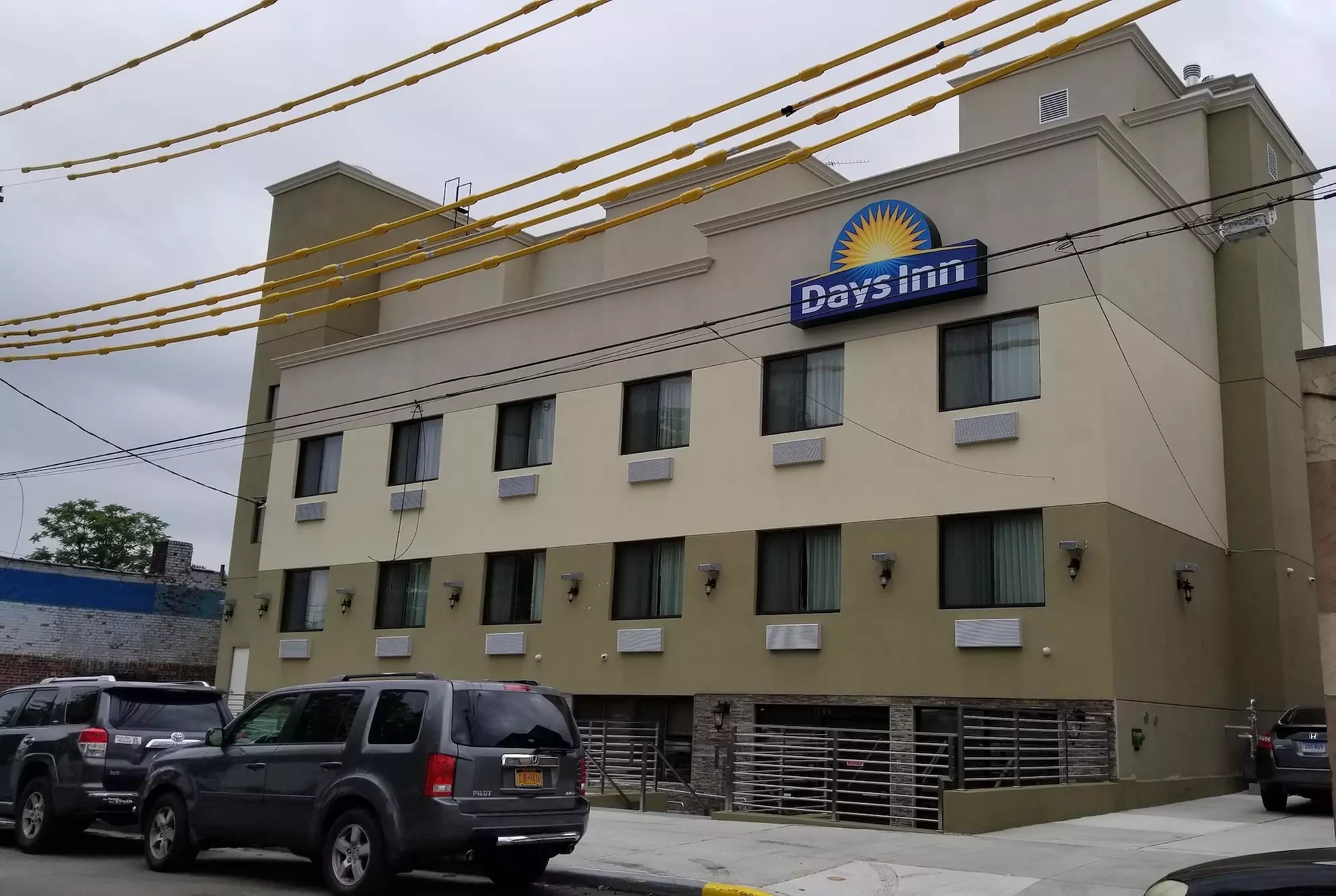Days Inn by Wyndham Brooklyn Marine Park - Primary Image