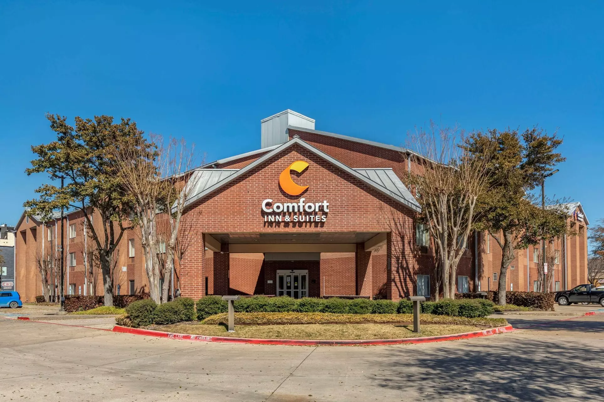 Comfort Inn & Suites North Dallas - Addison - Primary Image