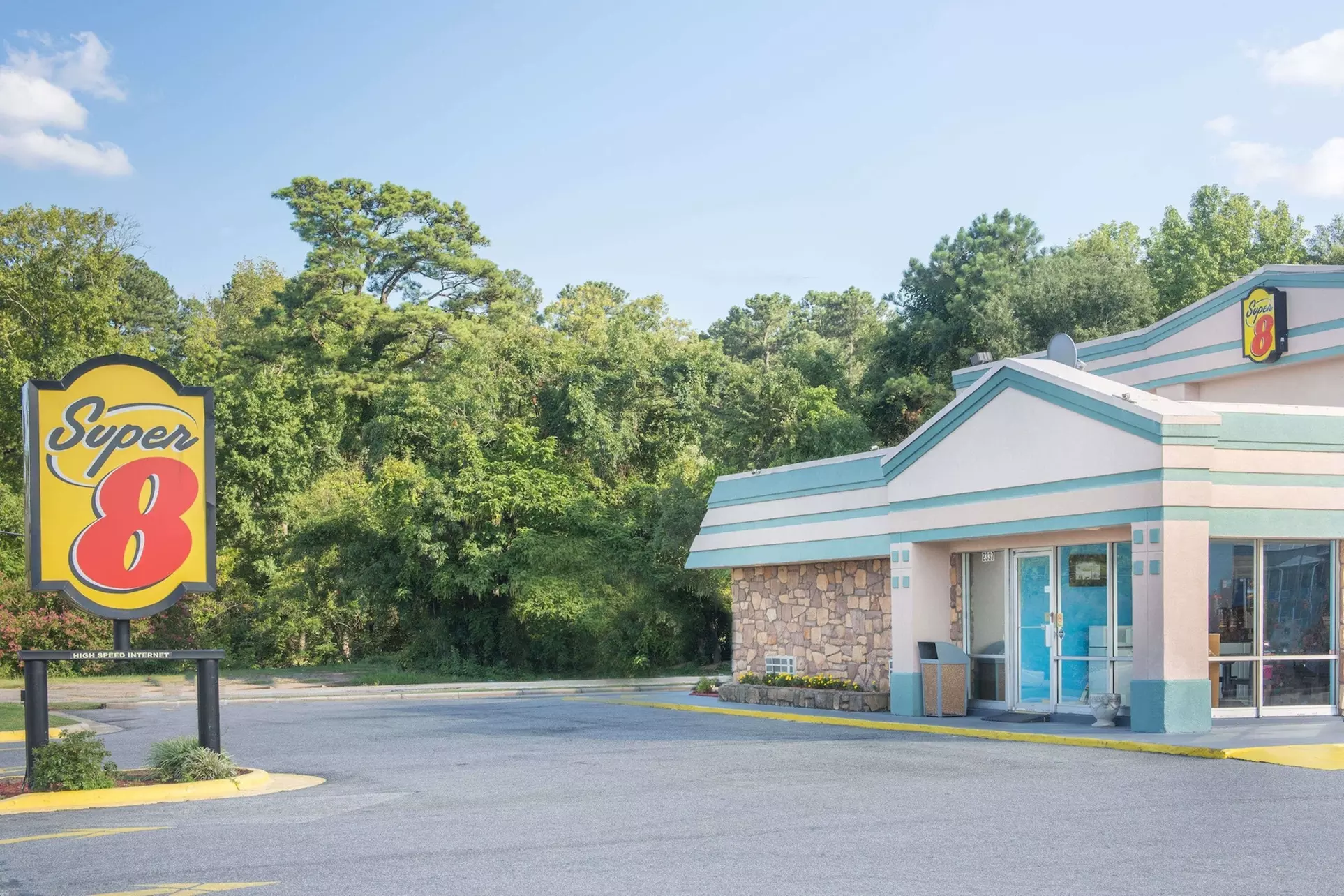 Super 8 by Wyndham Durham/University Area NC - Primary Image
