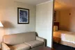 Days Inn & Suites by Wyndham Clermont - Second Medium