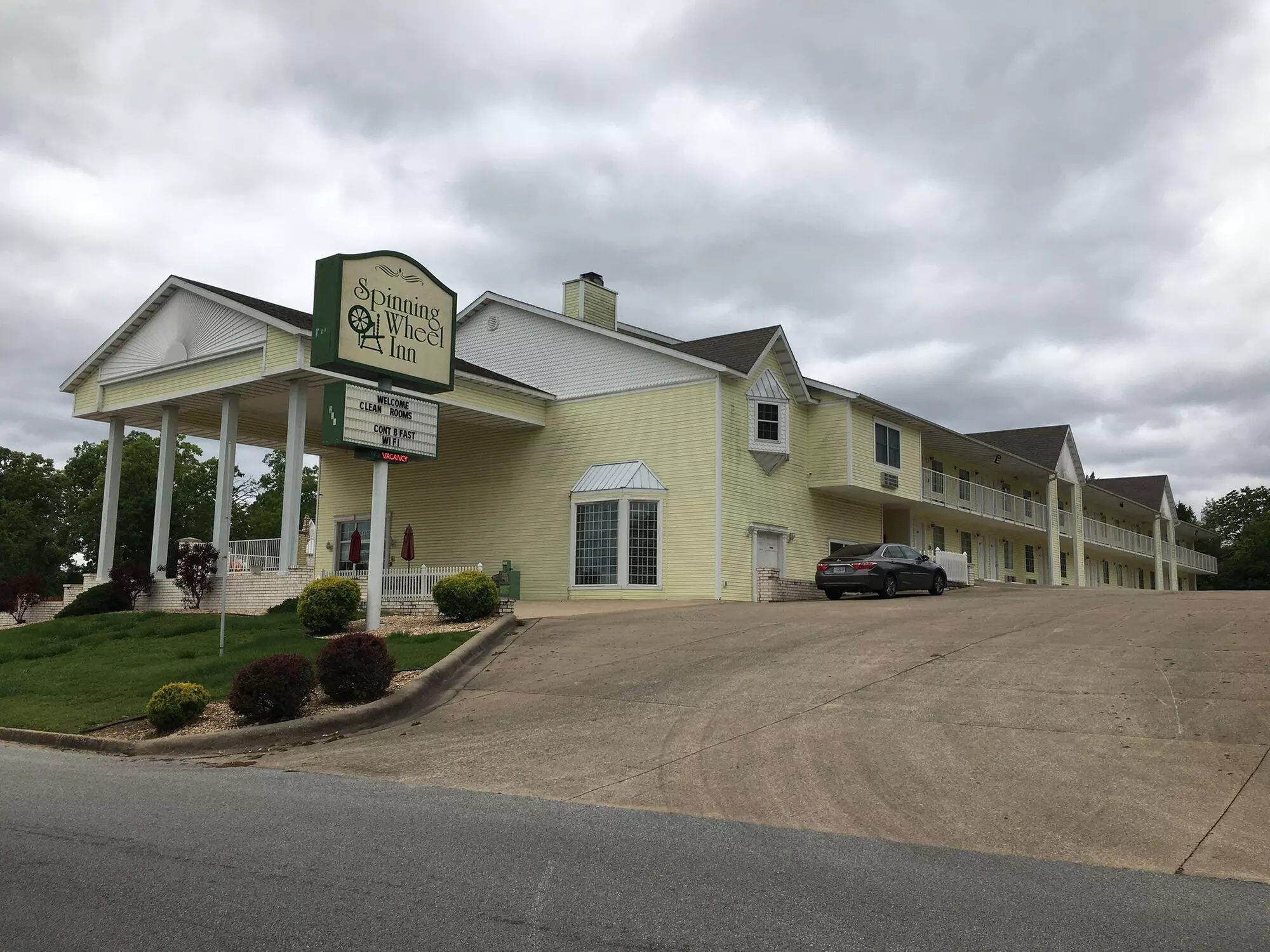 Spinning Wheel Inn - Primary Image