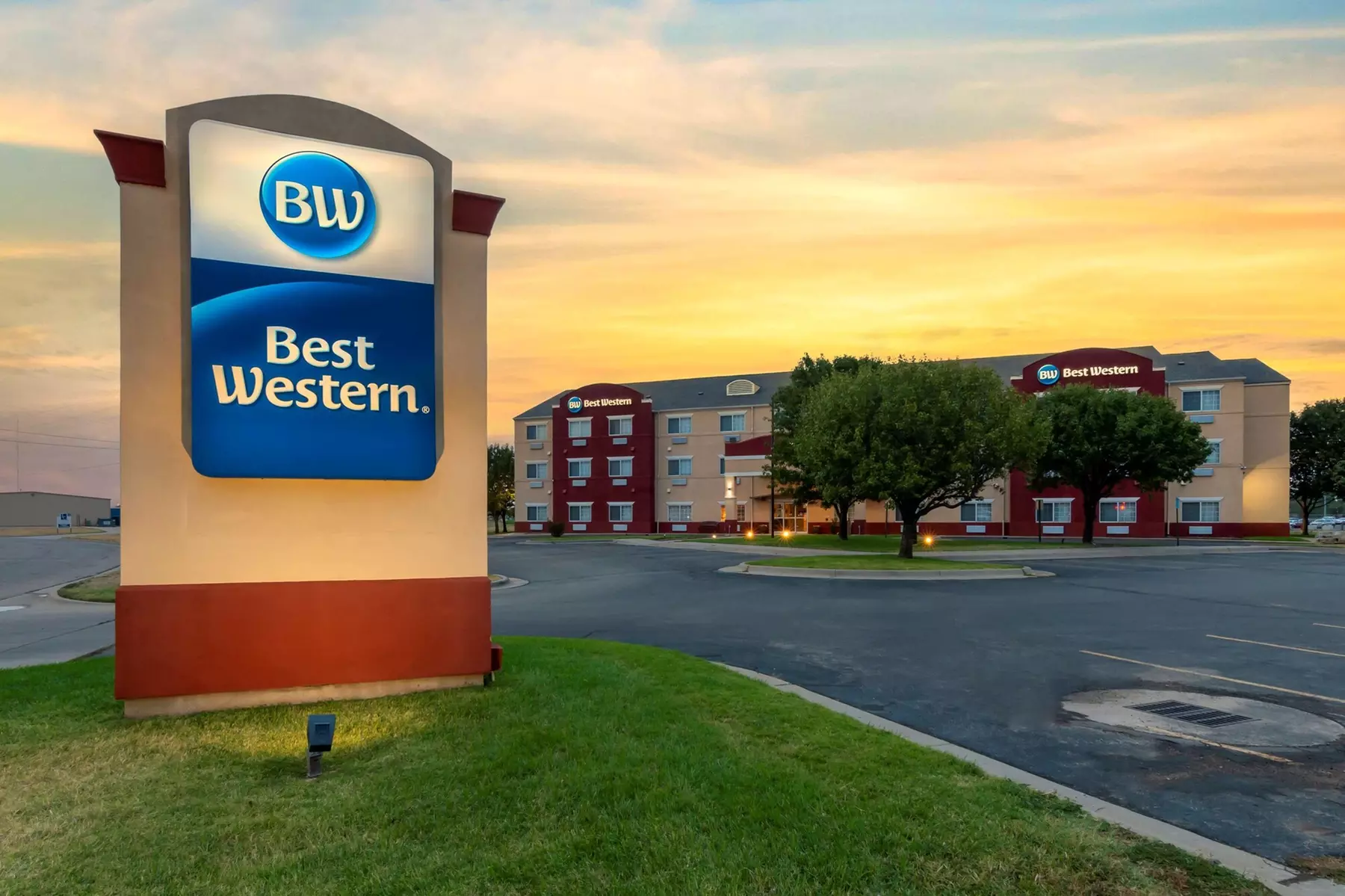 Best Western Governors Inn & Suites - Primary Image