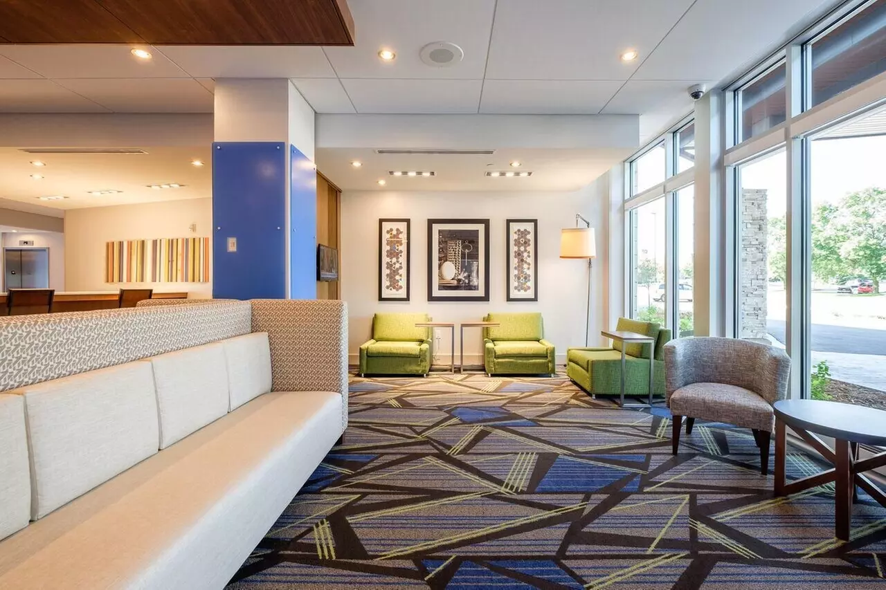 Holiday Inn Express & Suites Eagan - Minneapolis Area by IHG