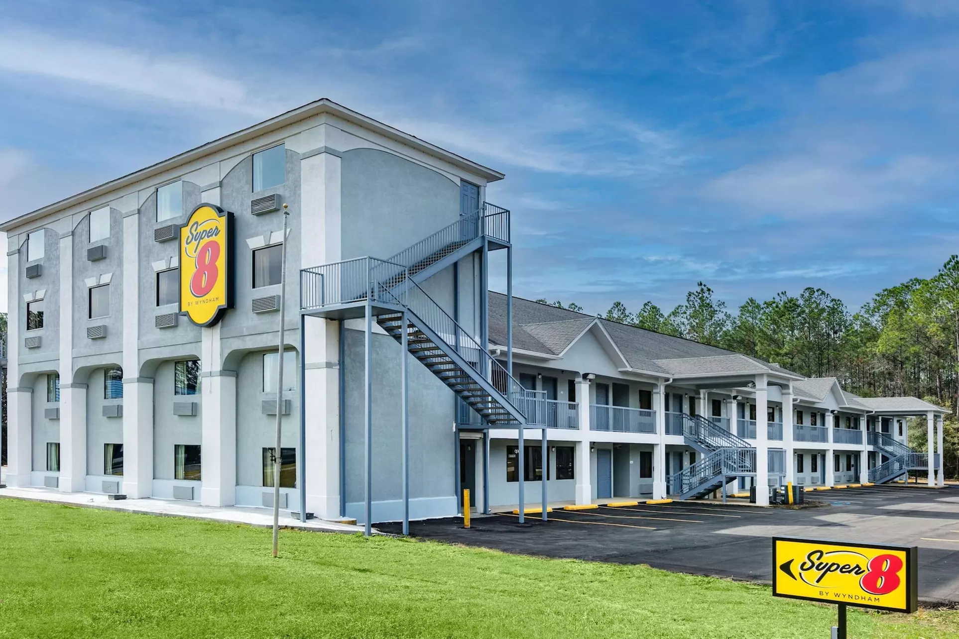 Super 8 by Wyndham Moss Point - Primary Image