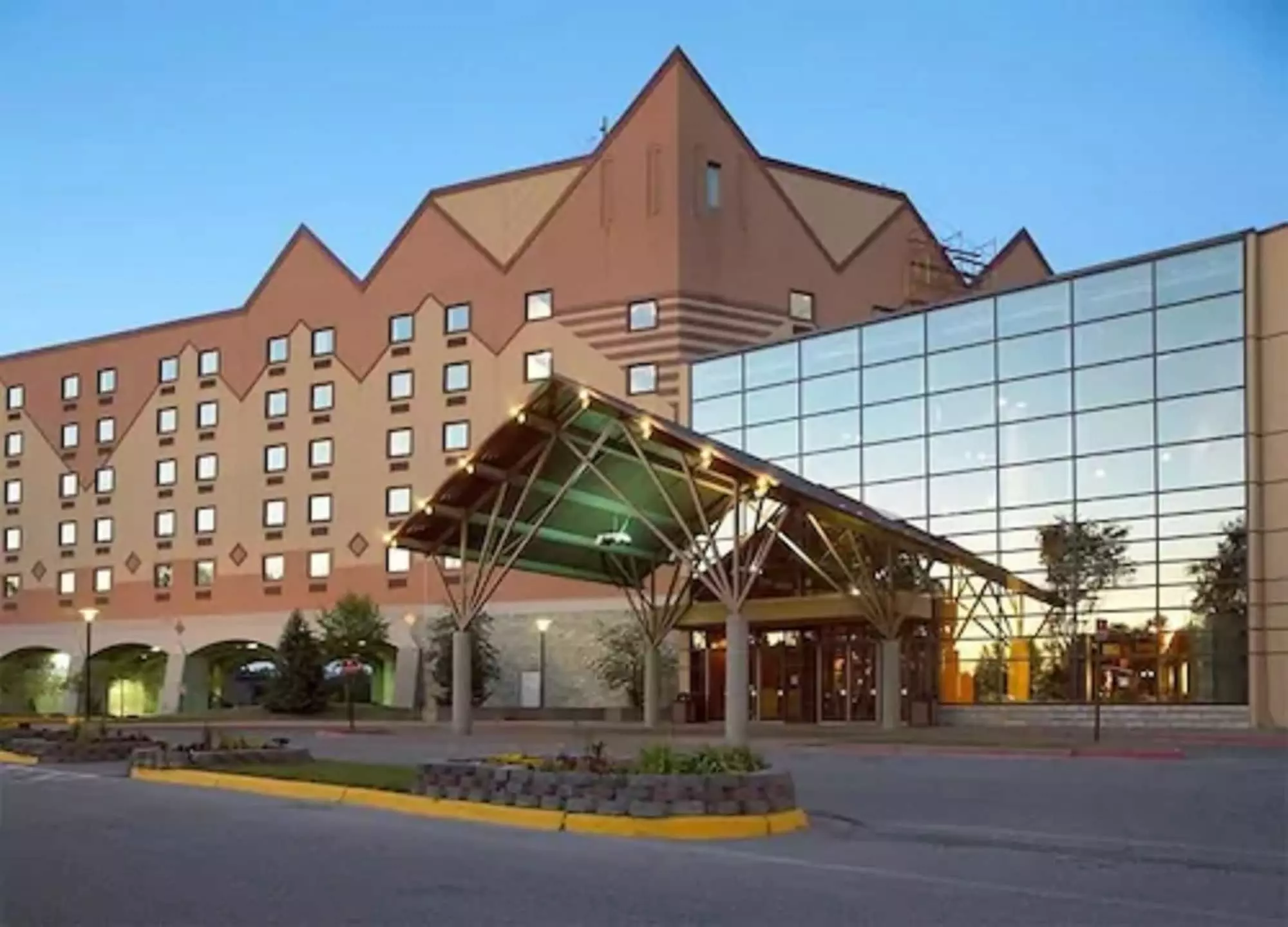 Kewadin Sault Ste Marie Hotel - Primary Image