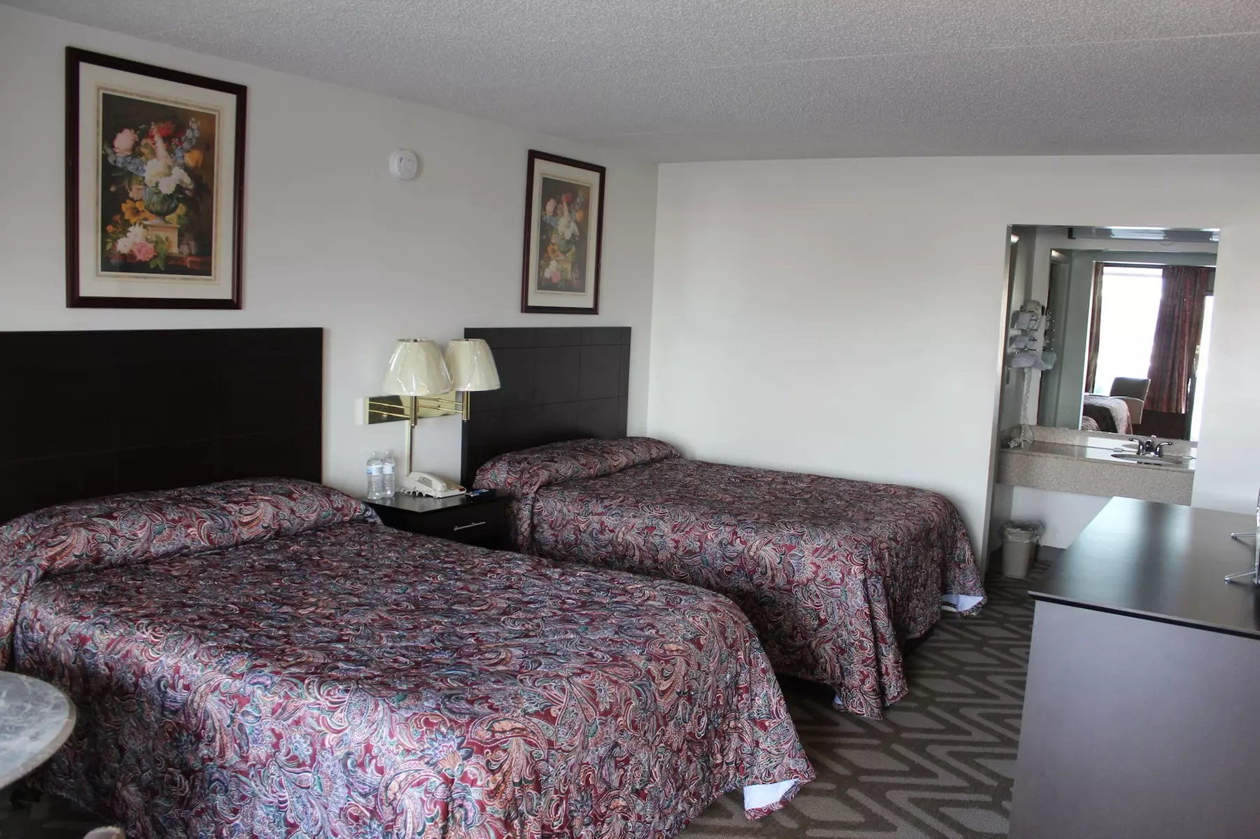 Tourway Inn - Primary Image