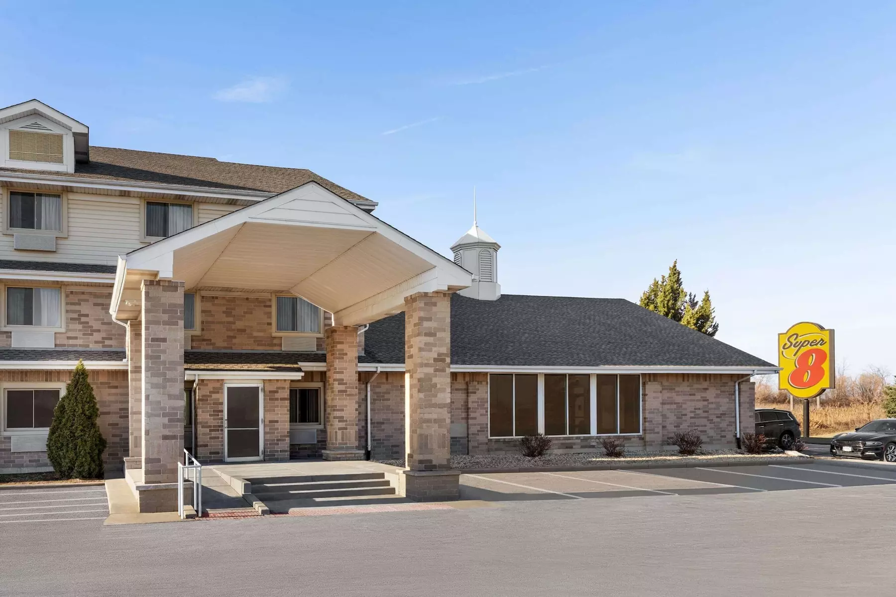 Super 8 by Wyndham Joliet I-55 N/Chicago - Primary Image