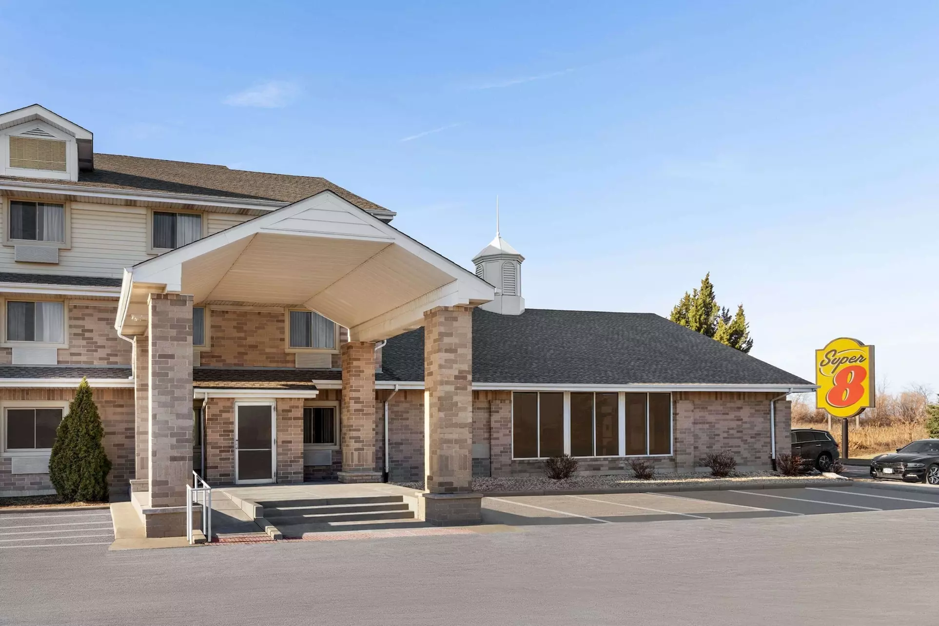Super 8 by Wyndham Joliet I-55 N/Chicago - Primary Image