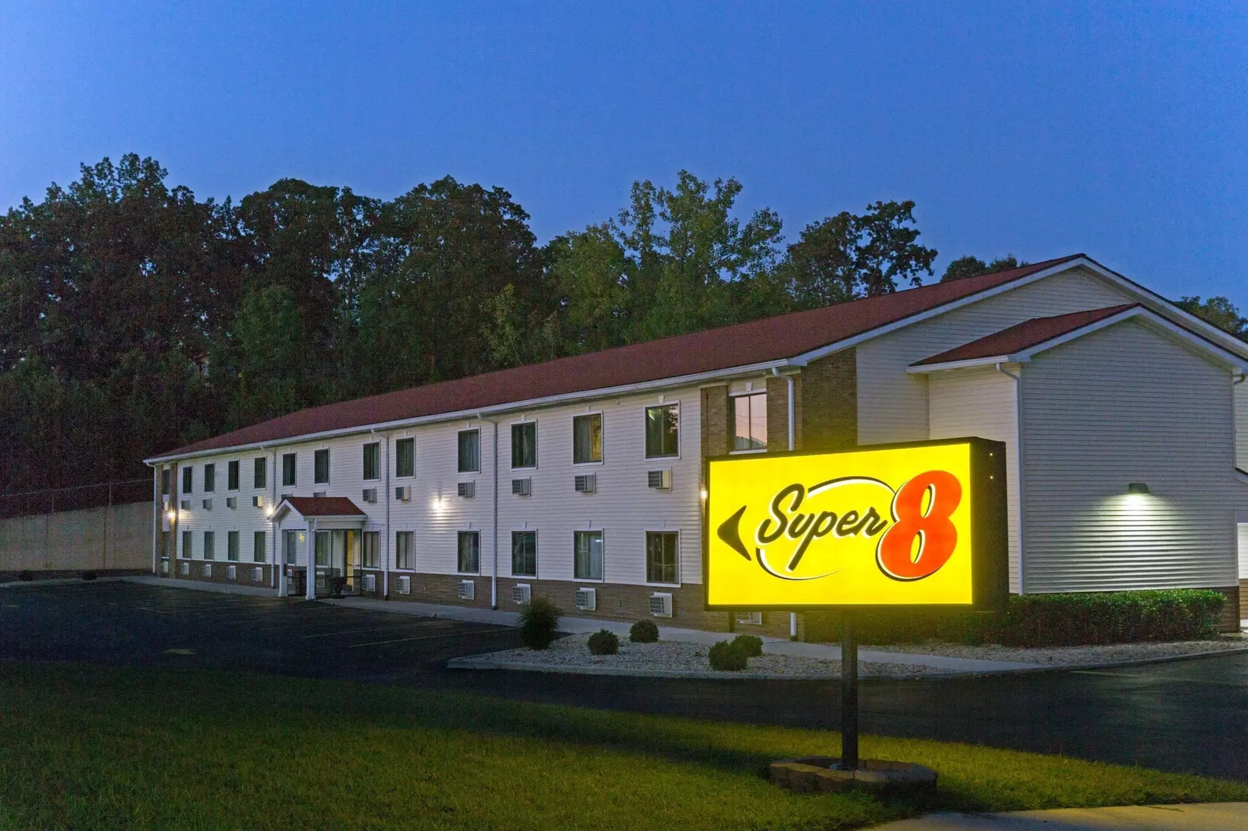 Super 8 by Wyndham Radcliff Ft. Knox Area - Primary Image