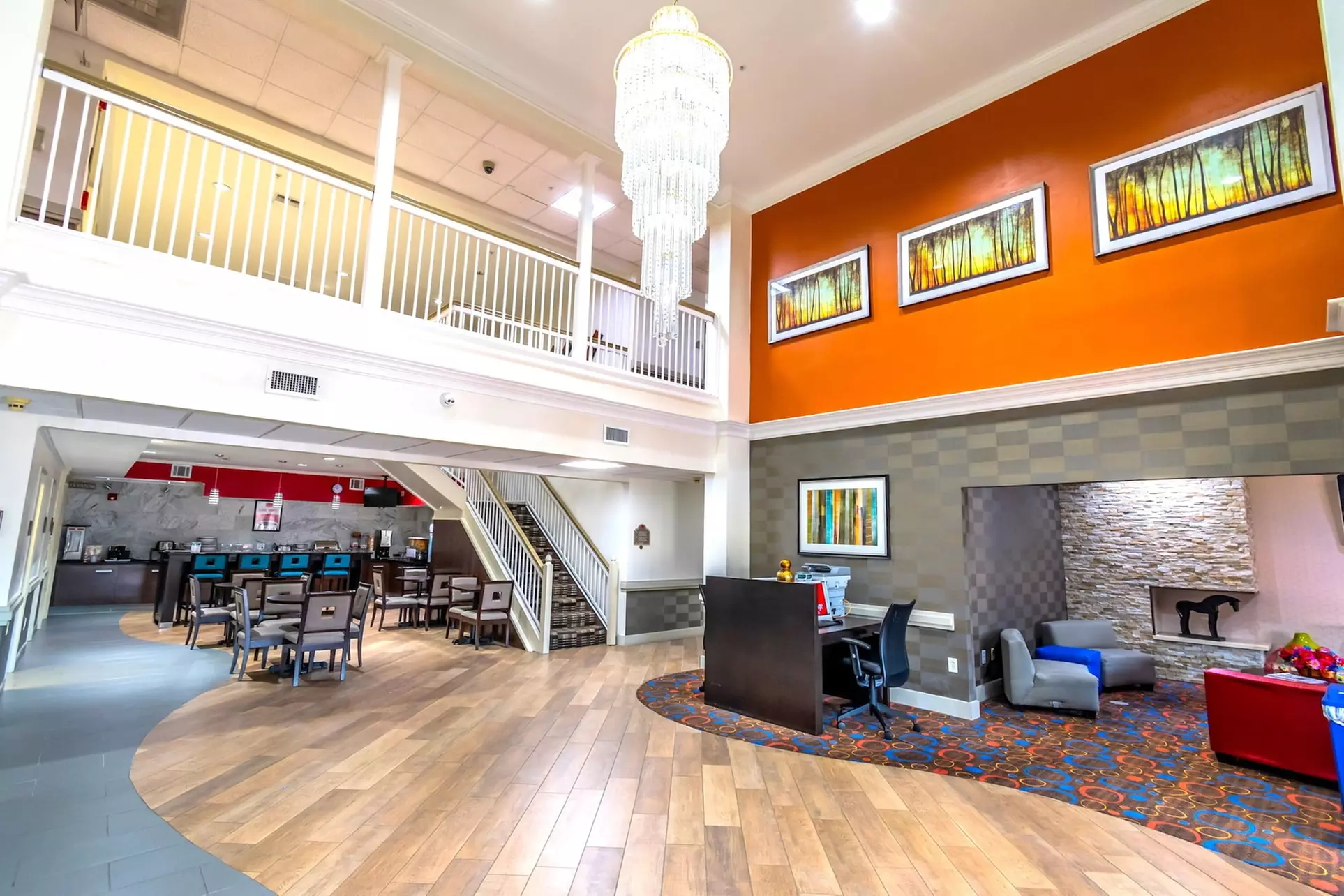 Econo Lodge Inn & Suites East - Primary Image