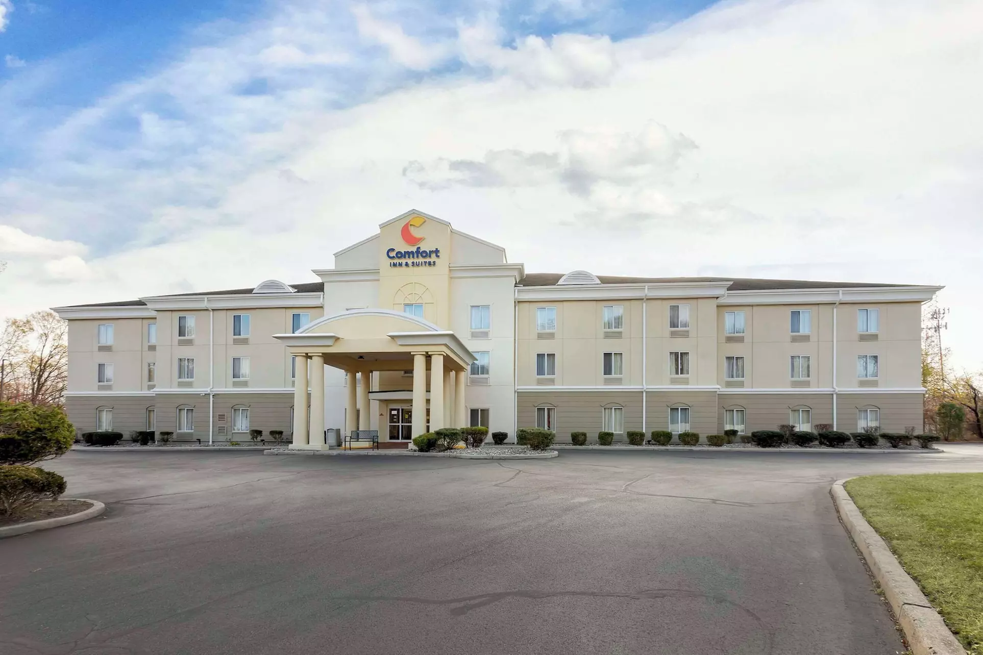 Comfort Inn And Suites - Primary Image
