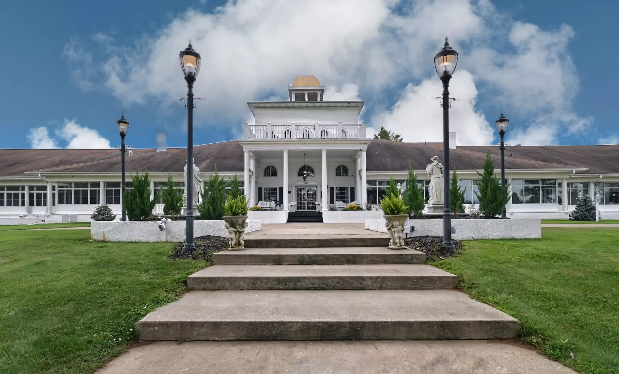 Four Seasons Island Resort - Primary Image
