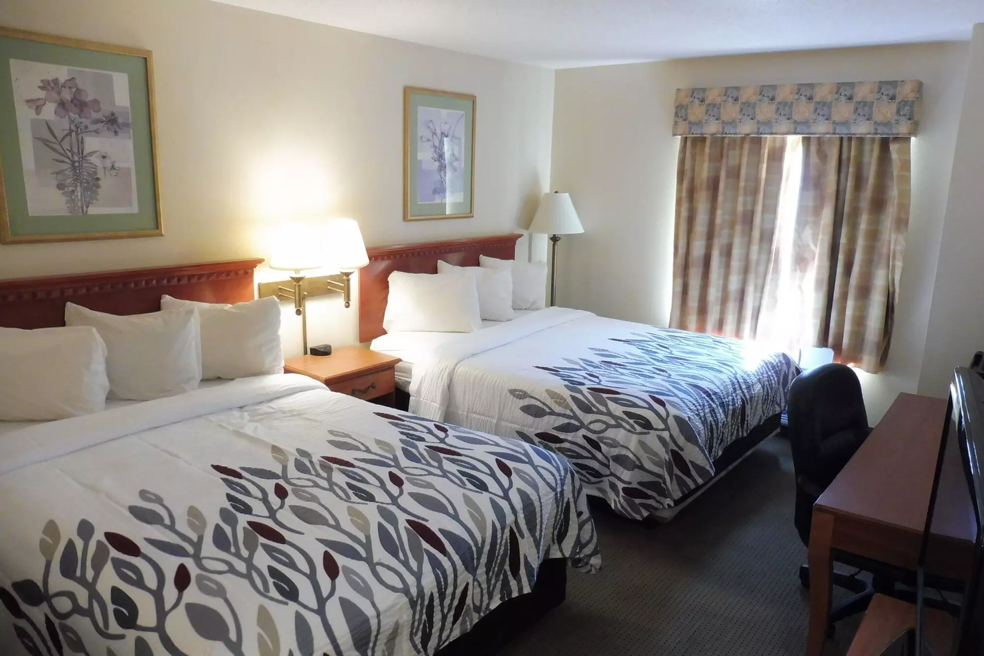 Red Roof Inn & Suites Galloway - Second Medium