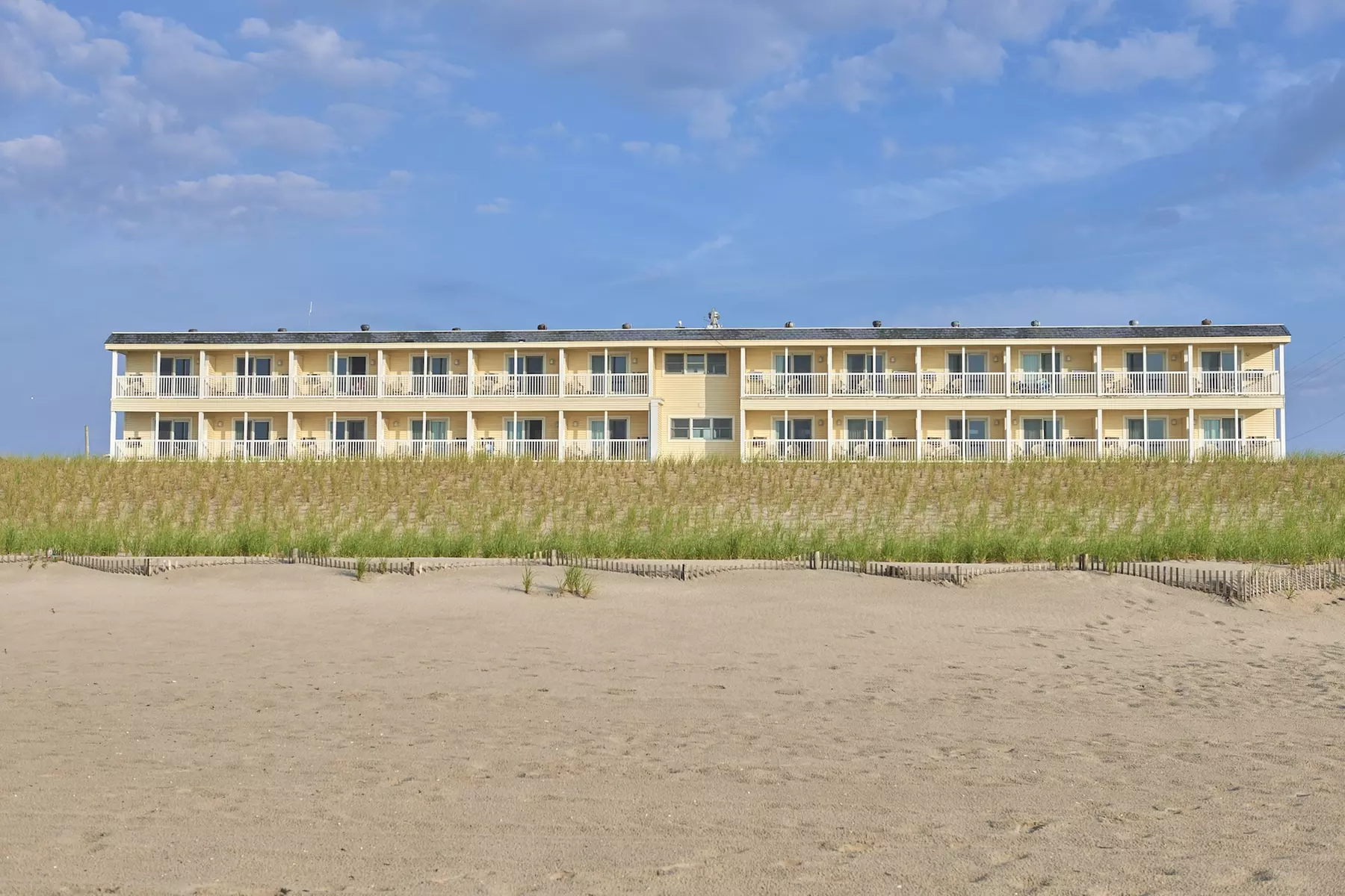 Drifting Sands Oceanfront Hotel - Primary Image