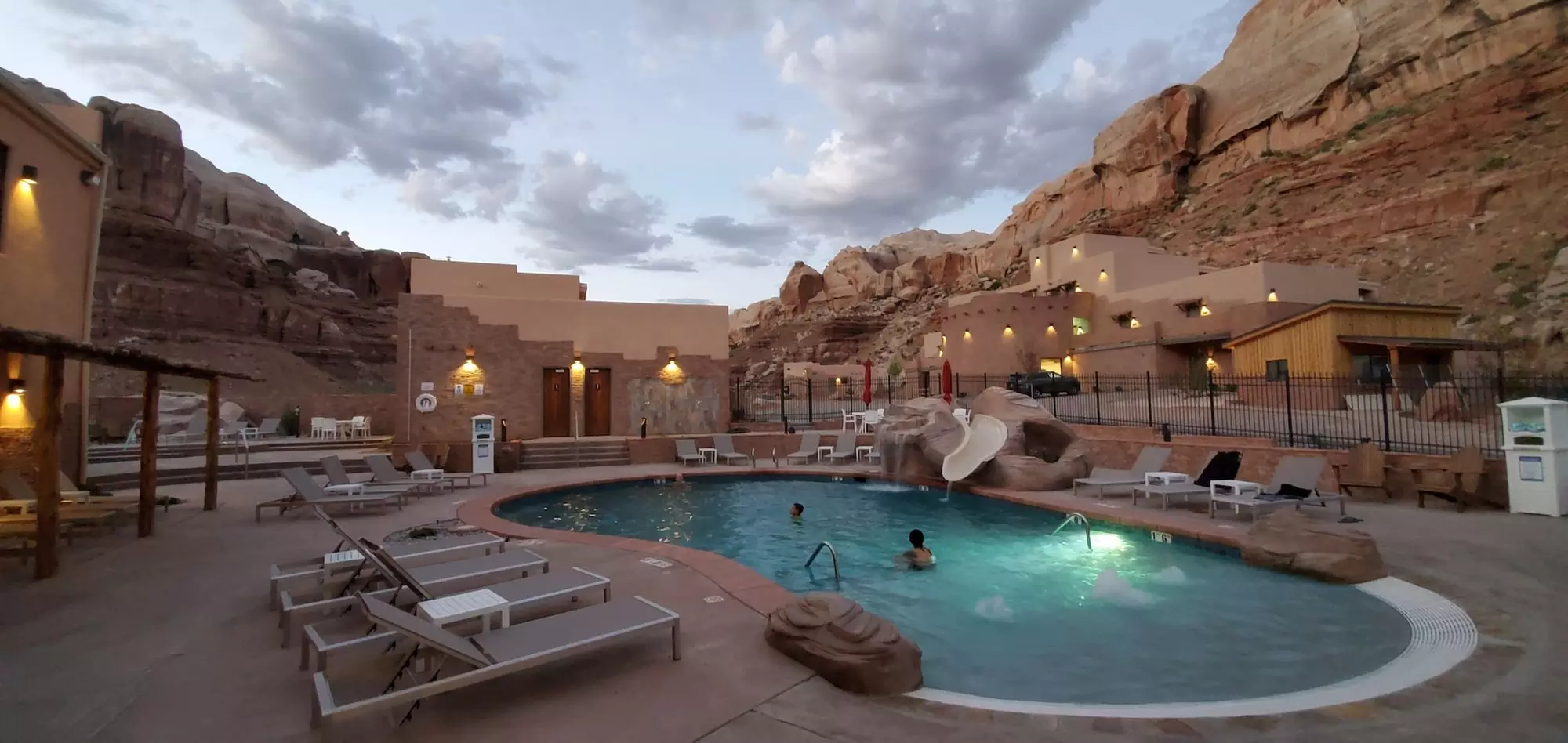 Bluff Dwellings Resort - Primary Image