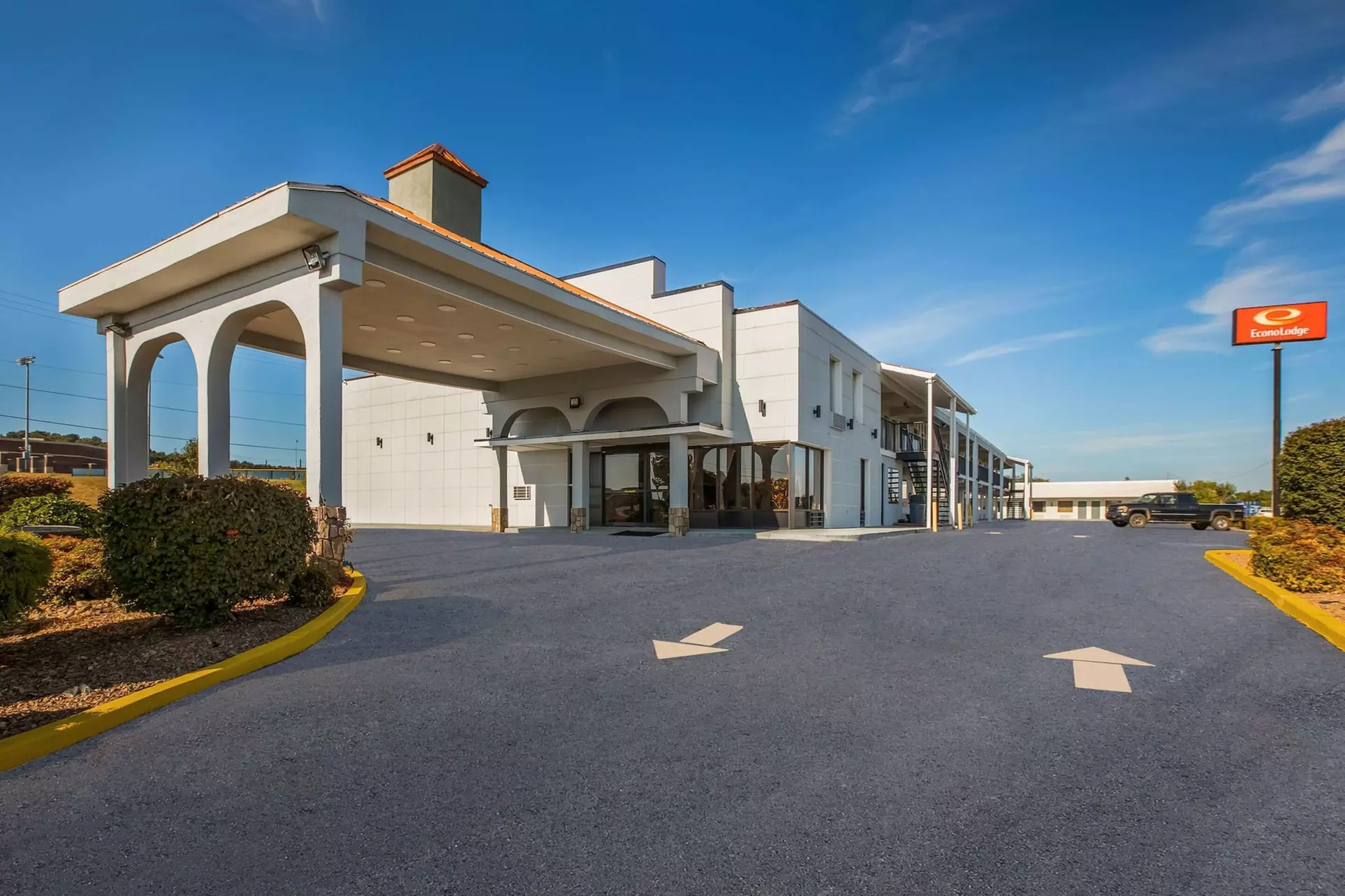 Econo Lodge White Pine Morristown I-81 & I-40 Split - Primary Image