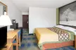Super 8 by Wyndham Columbus - Second Medium