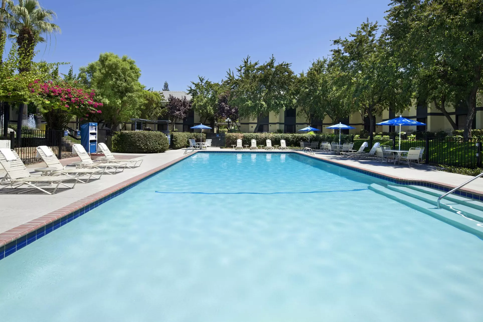 Four Points by Sheraton Bakersfield - Primary Image