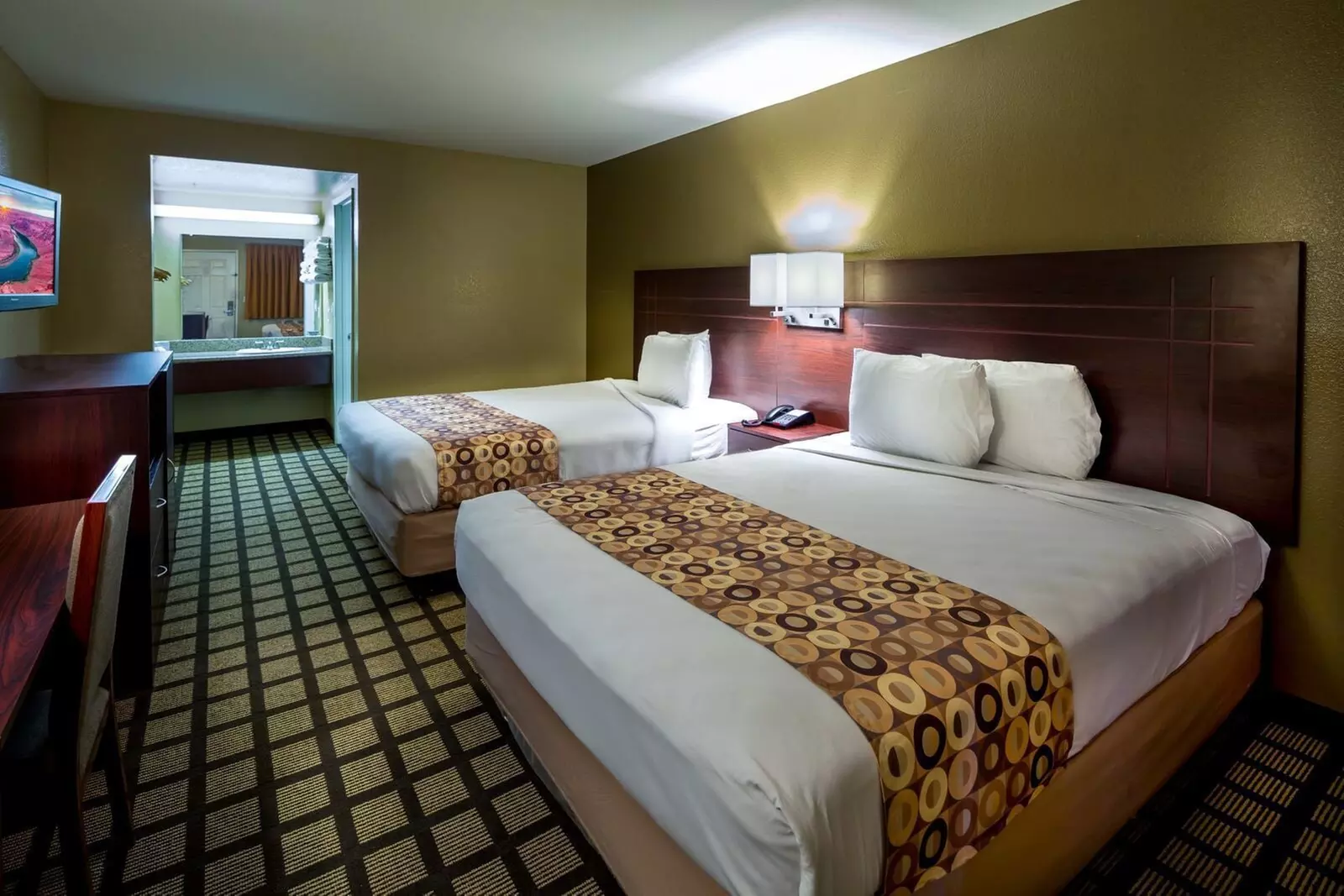 Travelers Inn - Primary Image