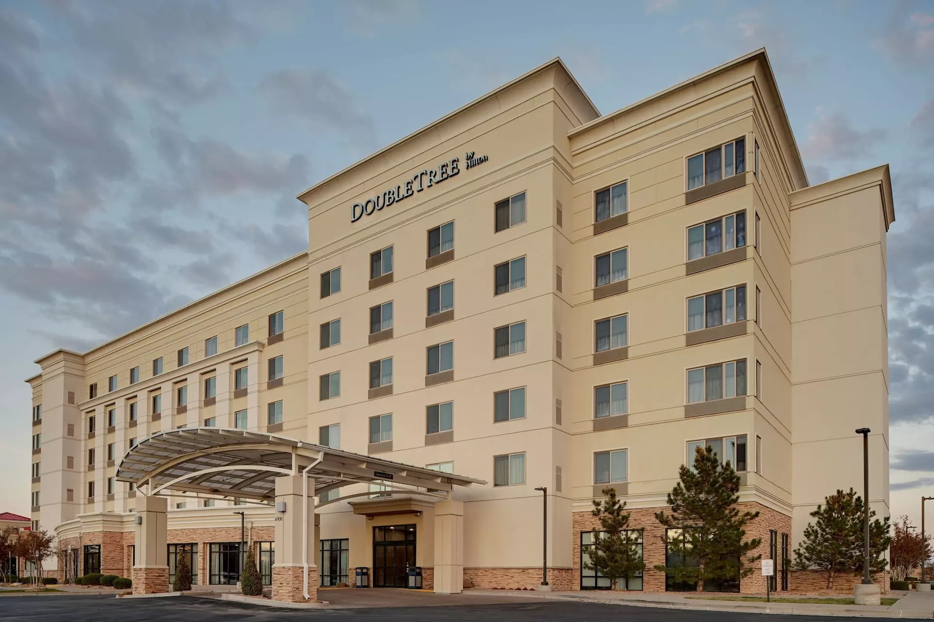 DoubleTree by Hilton Denver International Airport - Primary Image