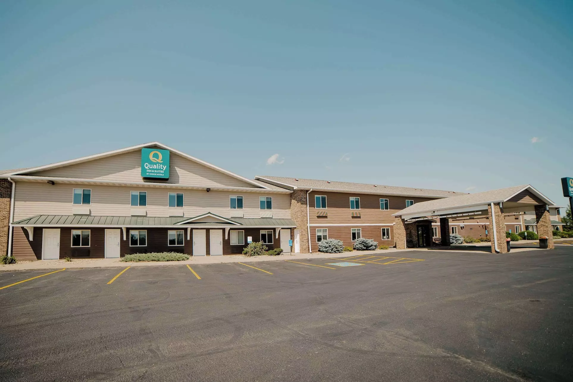 Quality Inn & Suites Watertown near Prairie Lakes Ice Arena - Primary Image