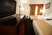 Travelodge by Wyndham Burbank-Glendale - Second Medium