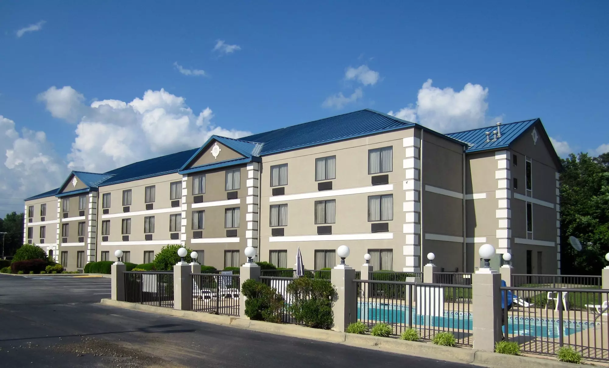 Best Western Executive Inn & Suites - Primary Image