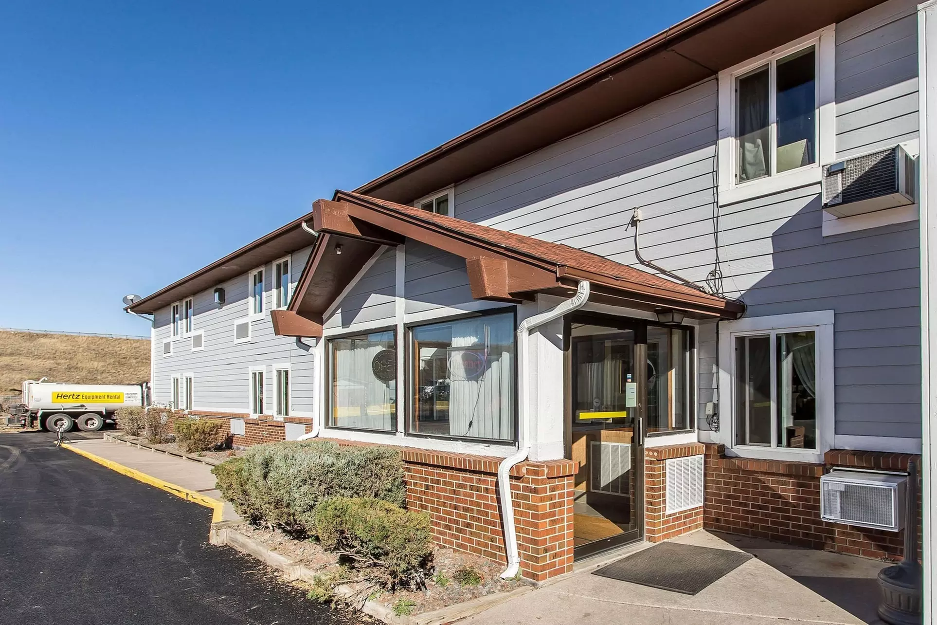 Rodeway Inn Cheyenne I-80 East - Primary Image