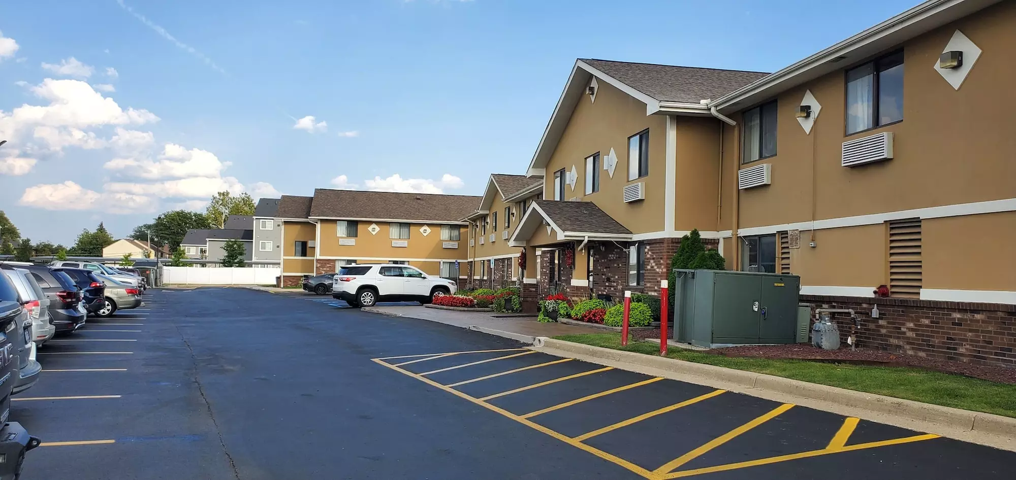 Super 8 by Wyndham Sterling Heights/Detroit Area - Primary Image