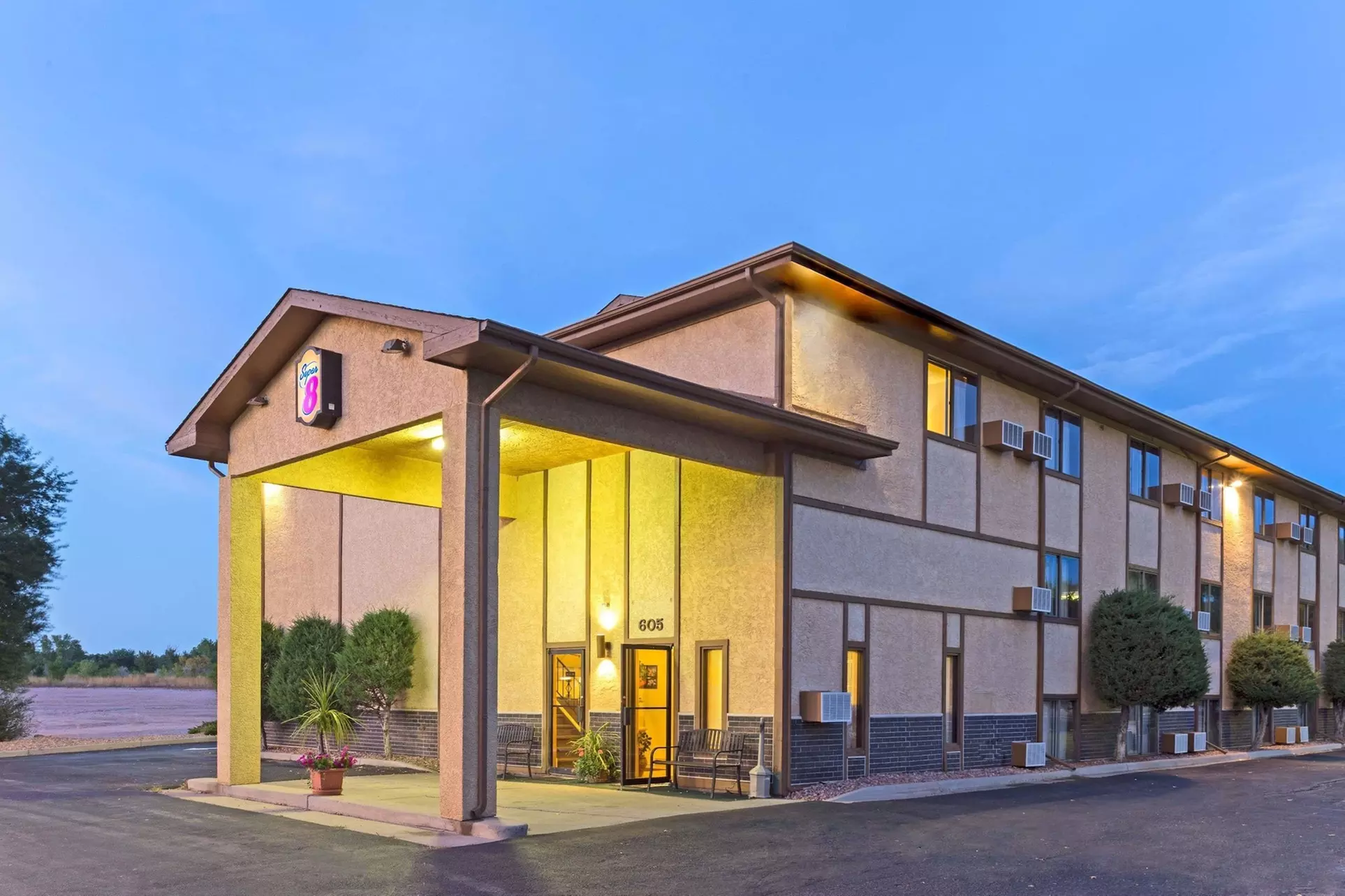 Super 8 by Wyndham Colorado Springs Peterson Space Force - Primary Image