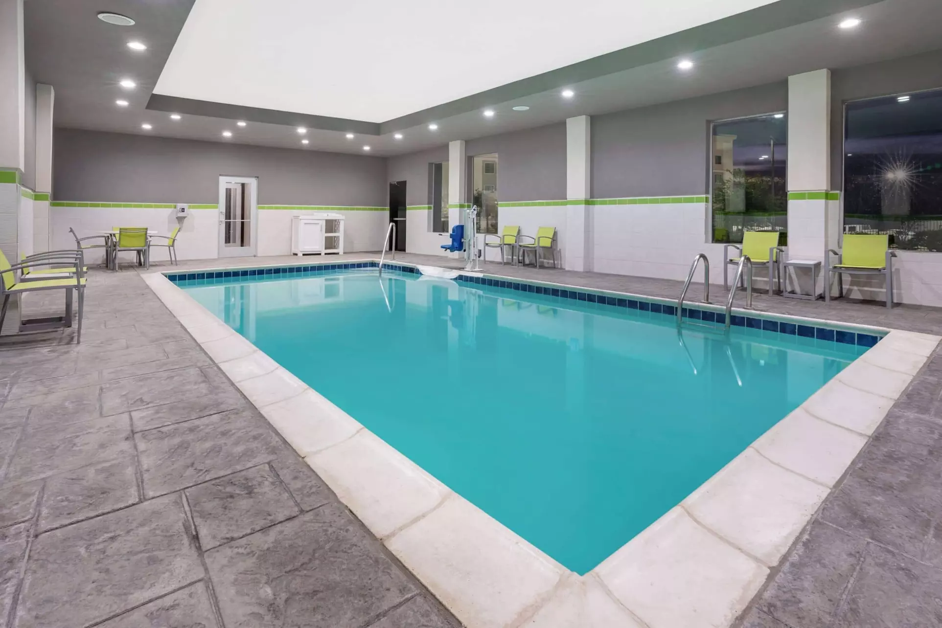 La Quinta Inn & Suites by Wyndham College Station South - Primary Image