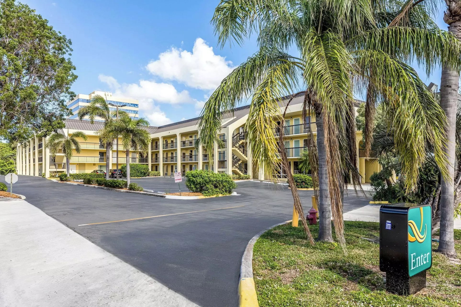 Quality Inn Palm Beach International Airport - Primary Image