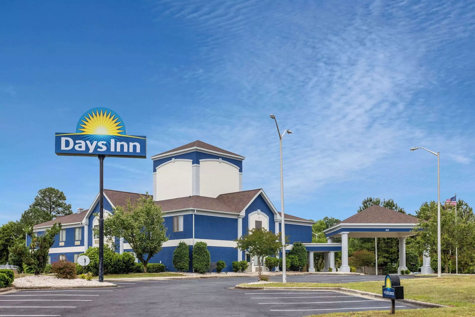 Days Inn by Wyndham Louisburg - Primary Image