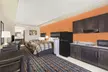 Days Inn by Wyndham Dilley - Second Medium