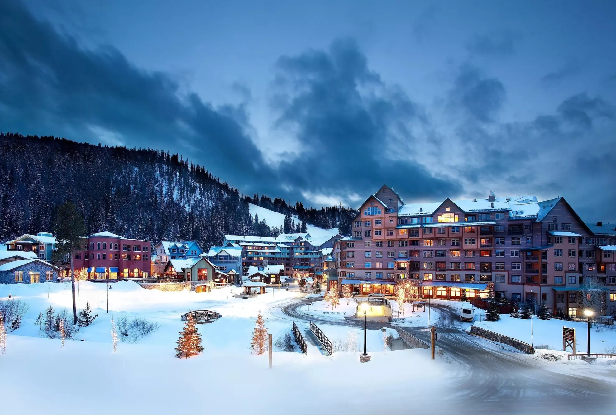 Zephyr Mountain Lodge - Primary Image