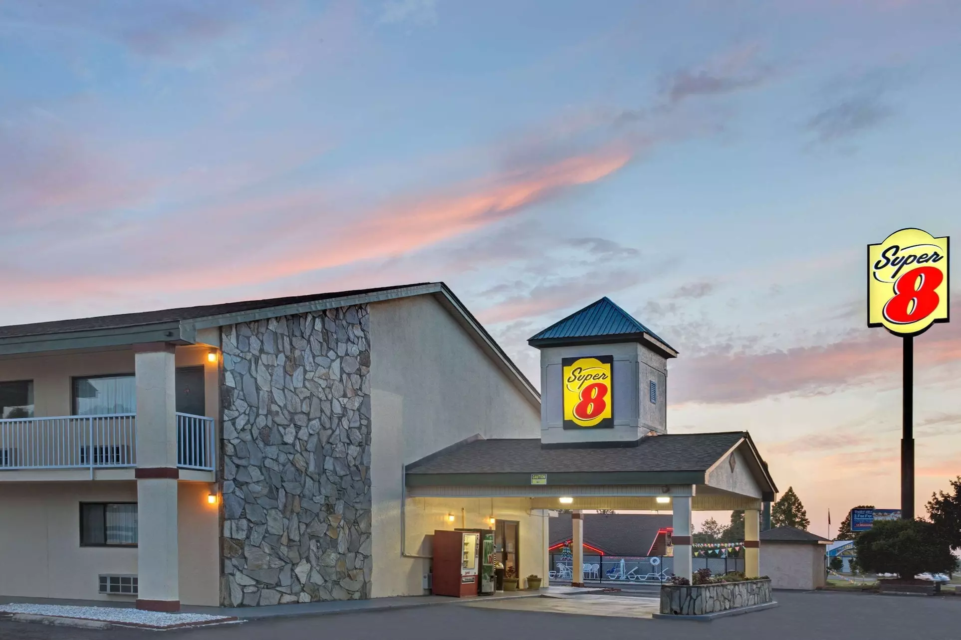Super 8 by Wyndham Shelby - Primary Image