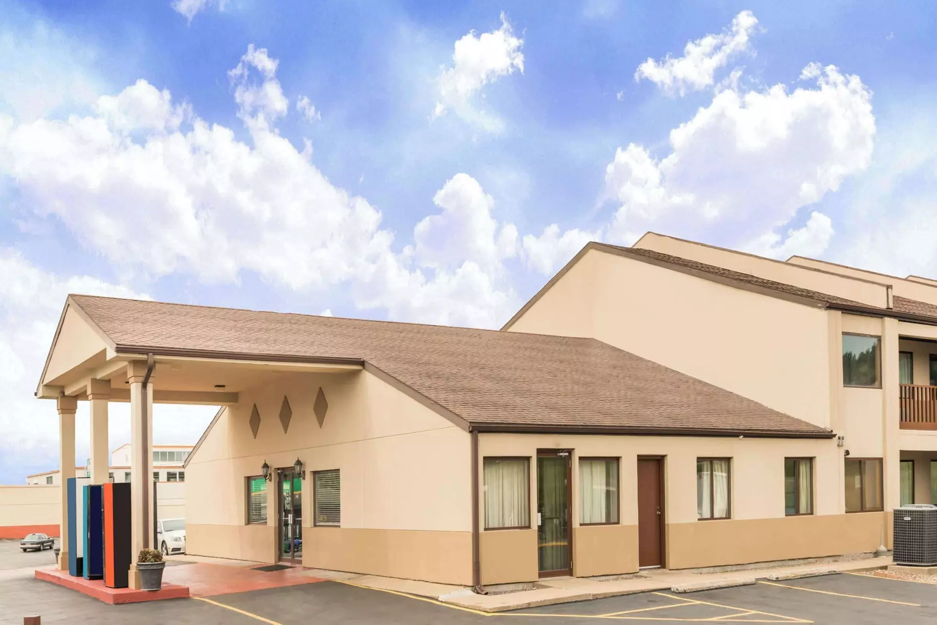 Days Inn by Wyndham Hannibal - Primary Image