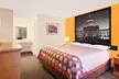 Super 8 by Wyndham Siloam Springs - Second Medium