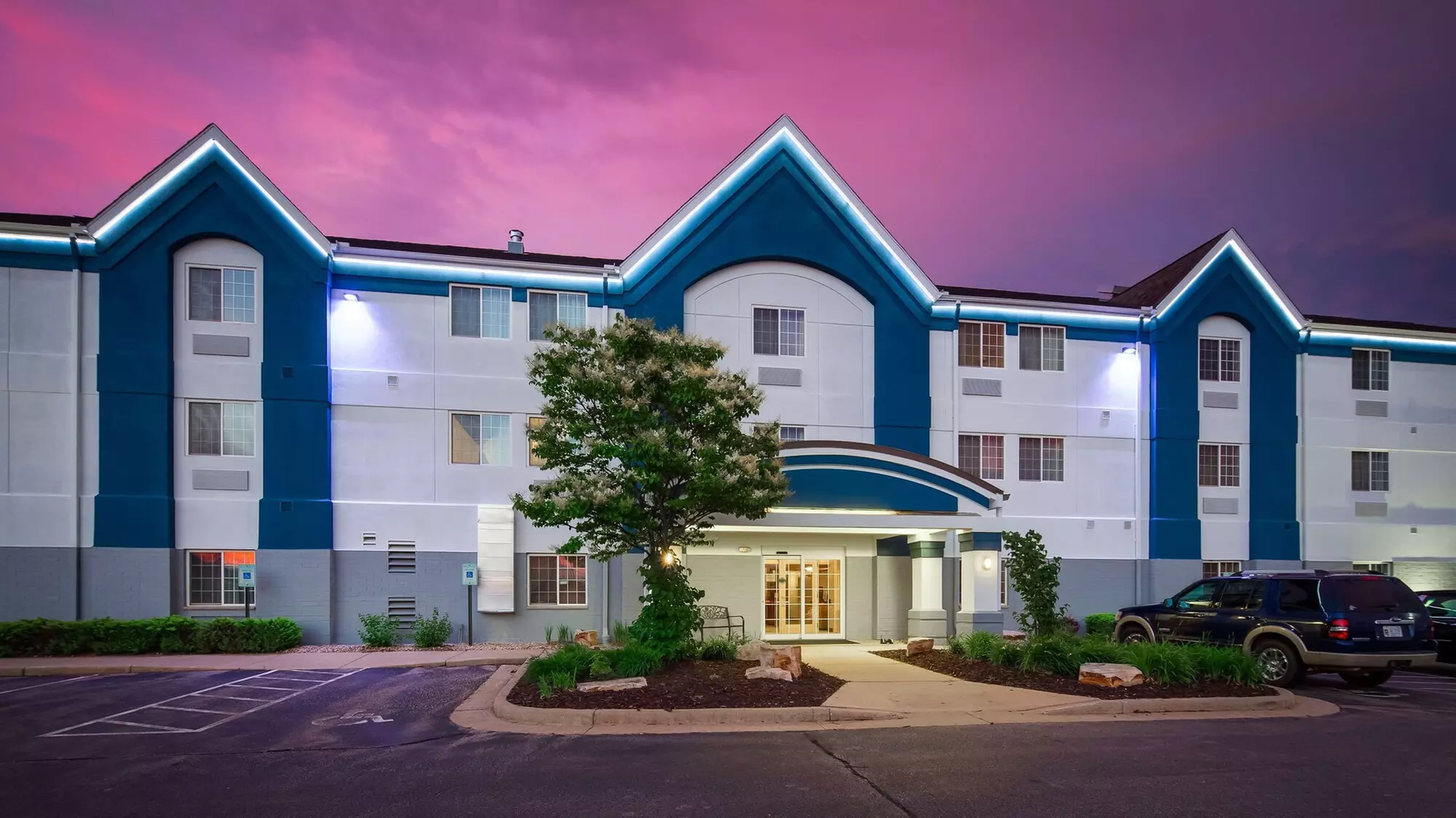 Best Western Plus Wausau/Rothschild Hotel - Primary Image
