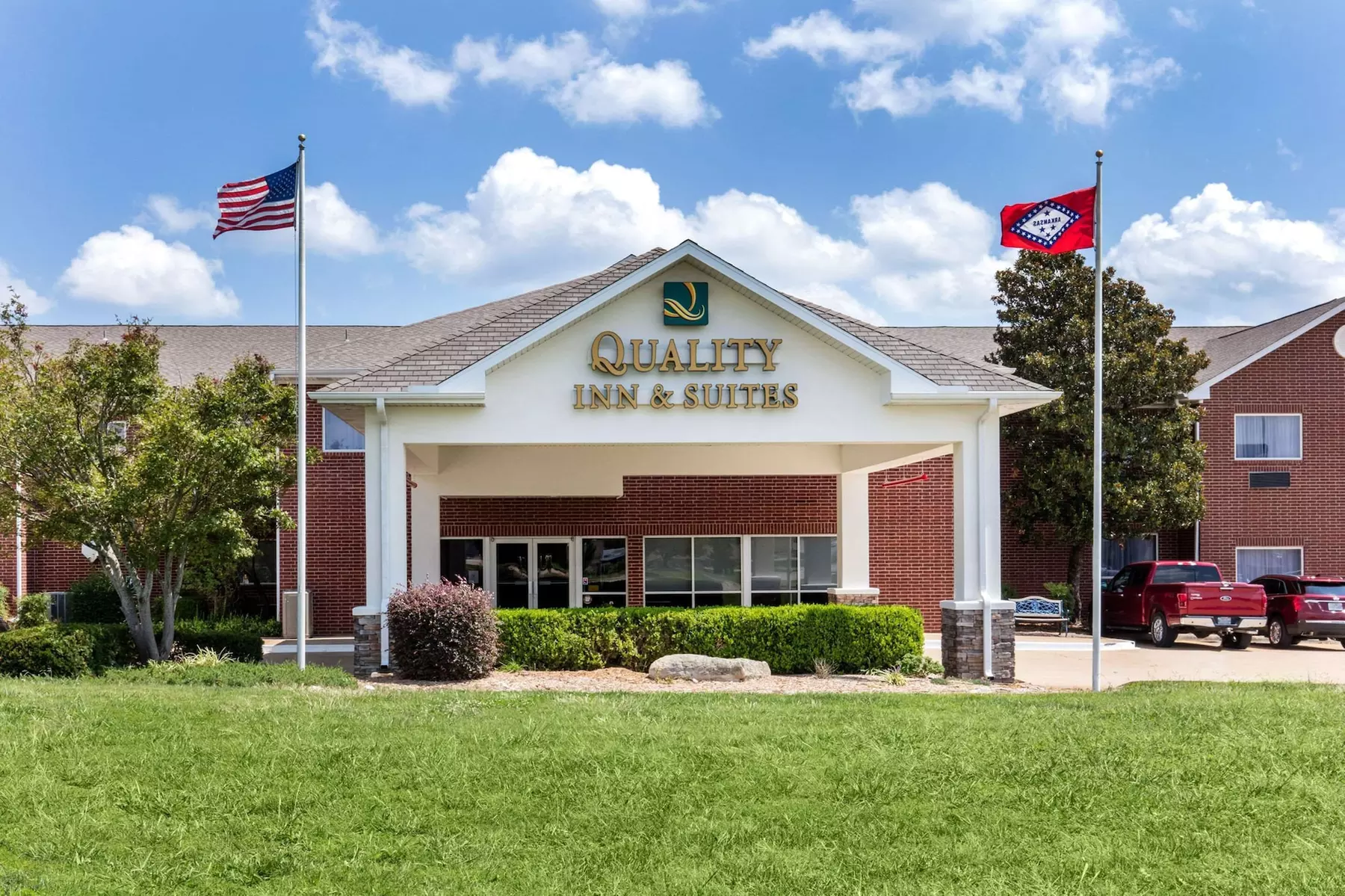 Quality Inn & Suites Mountain Home North - Primary Image